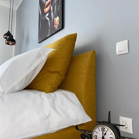Qualis Apartament Brasov Luaran gambar