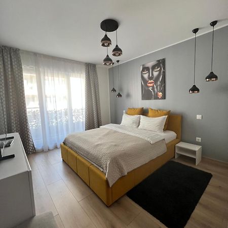 Qualis Apartament Brasov Luaran gambar