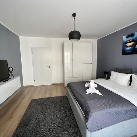 Qualis Apartament Brasov Luaran gambar