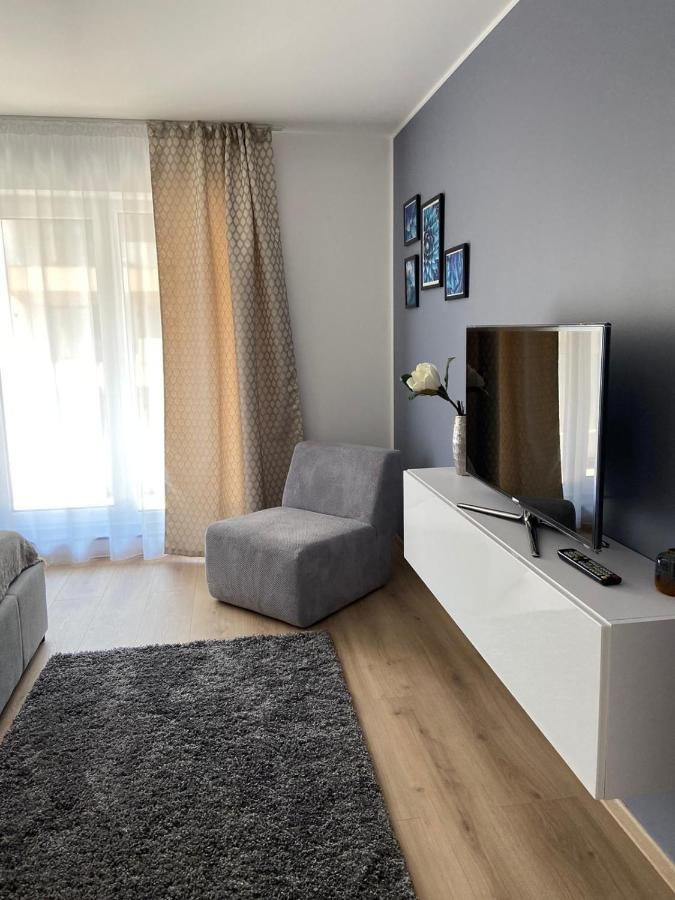 Qualis Apartament Brasov Luaran gambar