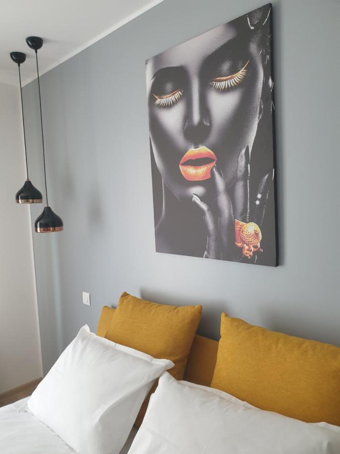 Qualis Apartament Brasov Luaran gambar