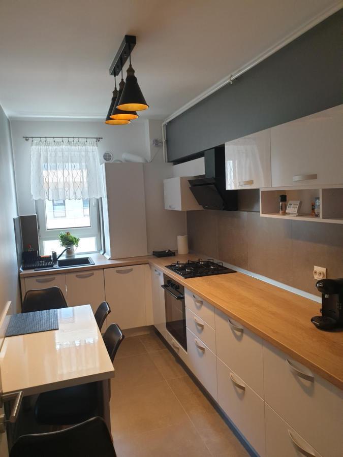 Qualis Apartament Brasov Luaran gambar