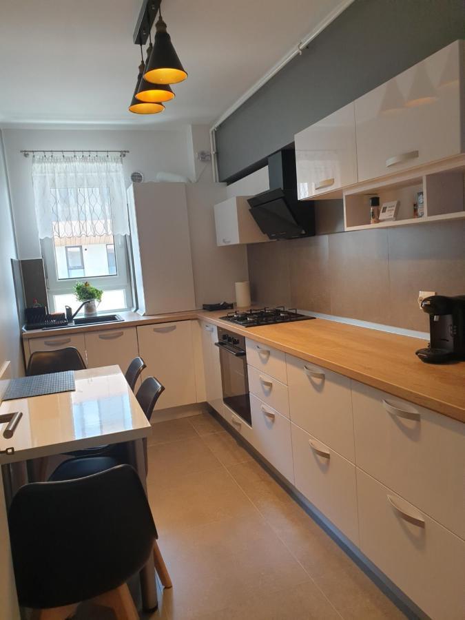 Qualis Apartament Brasov Luaran gambar