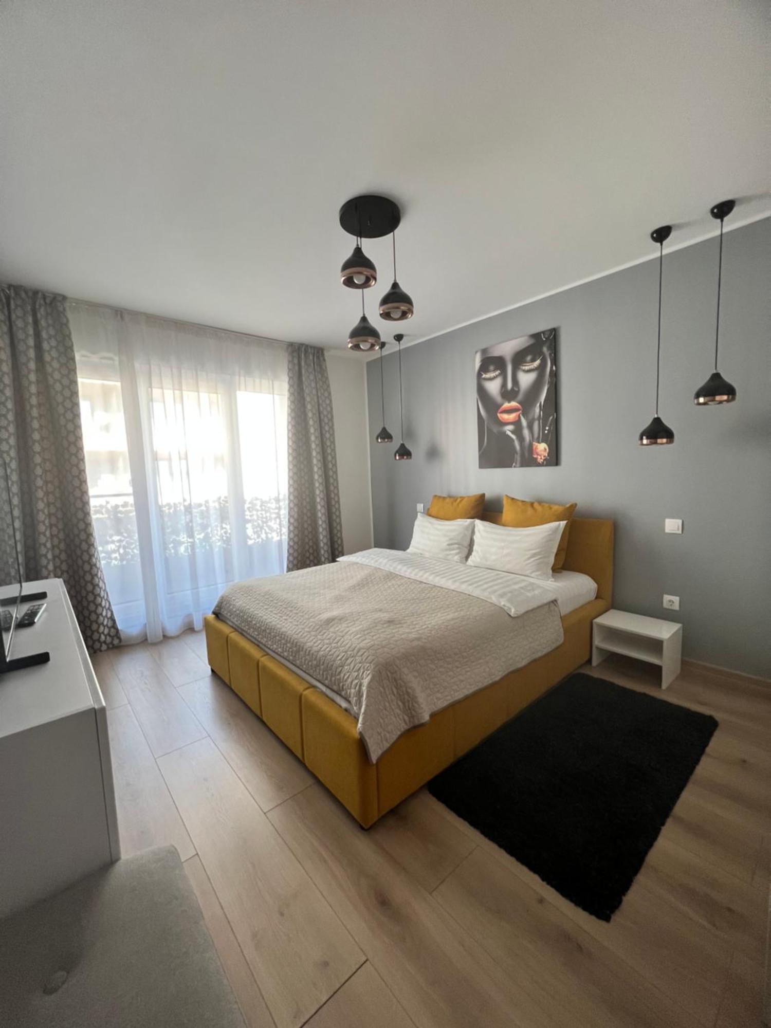 Qualis Apartament Brasov Luaran gambar
