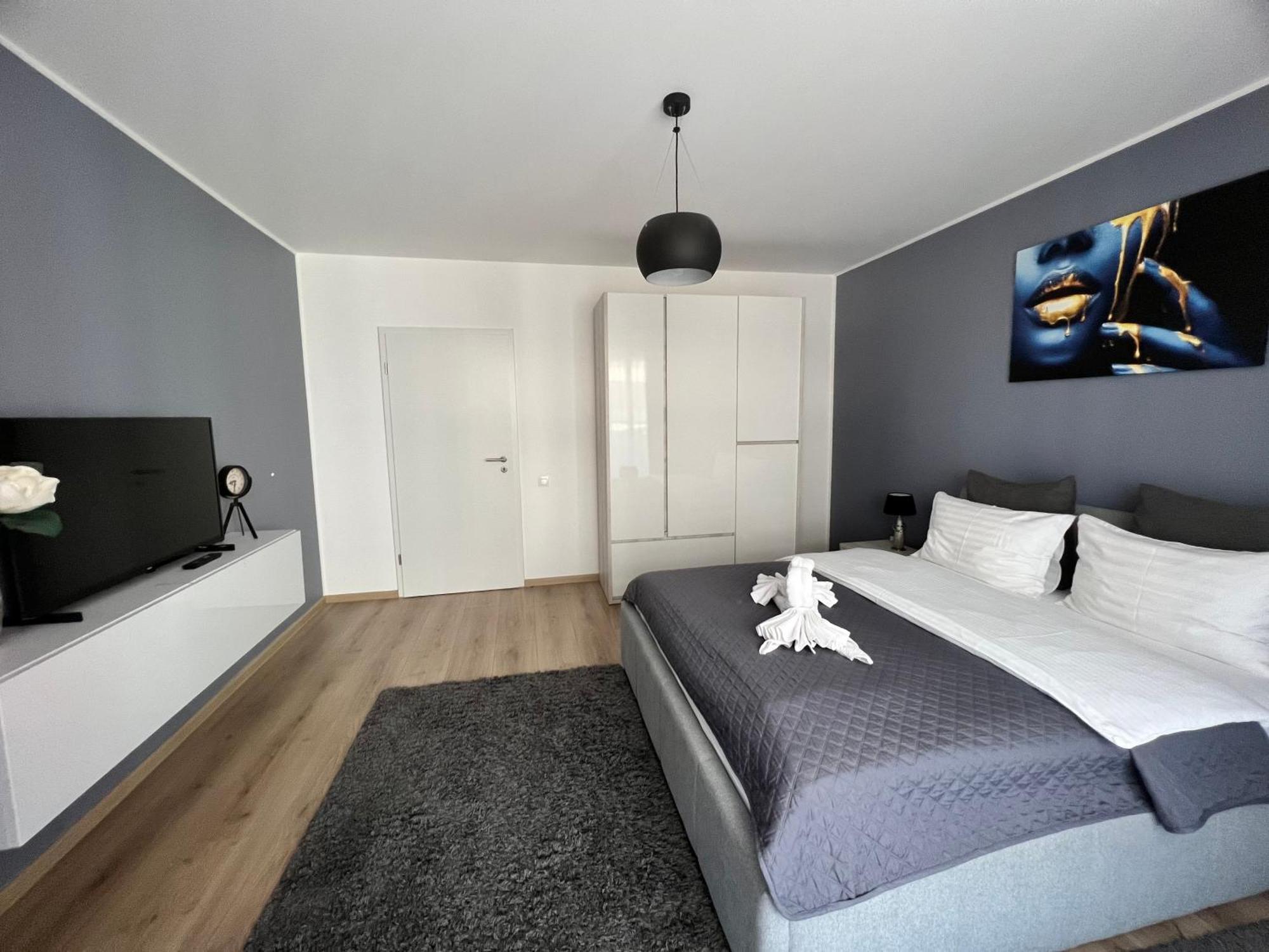 Qualis Apartament Brasov Luaran gambar